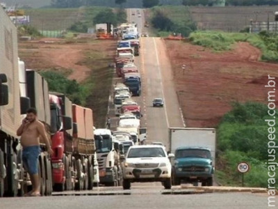 Contrariando colegas de outros Estados, caminhoneiros de MS não entram em greve