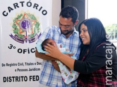 Mãe já pode registrar filho no cartório sem presença do pai