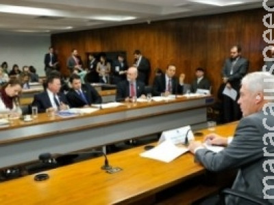 Projeto que proíbe prioridade no atendimento a paciente particular é aprovado