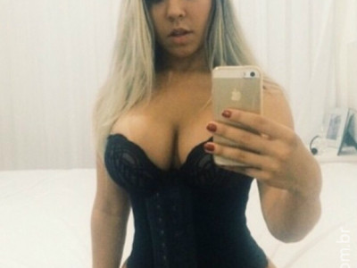 Melão diz que usa cinta igual à de Kim Kardashian: "Mesmo truque"