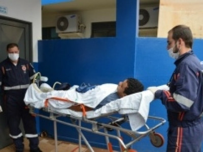 Homem cobra aluguel atrasado e leva facada na barriga de inquilino