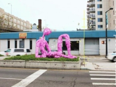 Escultura bizarra faz Nova York criar lei contra "mau gosto"