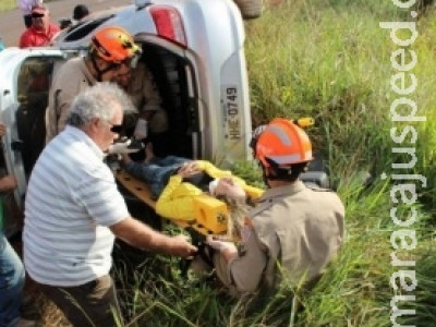 Motorista perde controle de carro e capota na MS - 276