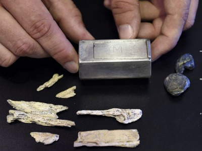 Pesquisadores tentam desvendar mistério de caixa lacrada há 4 séculos nos EUA