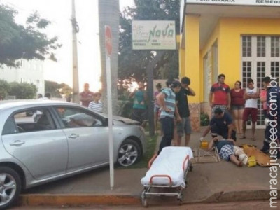 Motorista colide carro em árvore e foge abandonando amigo ferido 