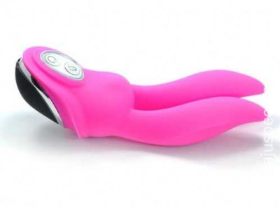 Mulher causa acidente ao usar vibrador ao volante