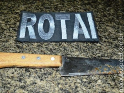 Peão que esfaqueou mulher no pescoço durante discussão em fazenda é preso