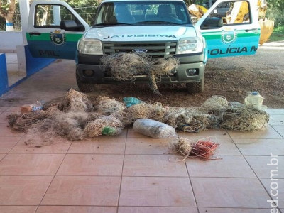 PMA apreende redes de pesca, espinhéis e quase 1000 anzóis de galho