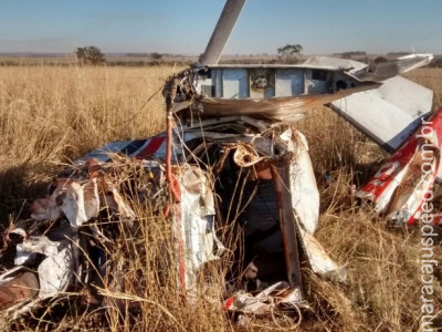 Avião cai e mata 1 pessoa; piloto sobrevive e liga pedindo ajuda 