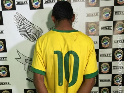 Traficante joga pasta base de cocaína em policiais: "achei que era inimigo"