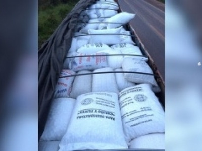 Receita apreende 17 toneladas de produtos alimentícios contrabandeados