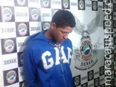 Após irmão zombar da polícia na internet, jovem é preso por tráfico