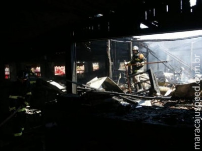 Incêndio destrói churrascaria no centro de Campo Grande