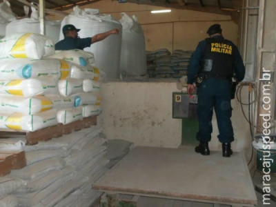 Trabalhador morre soterrado sob toneladas de ração