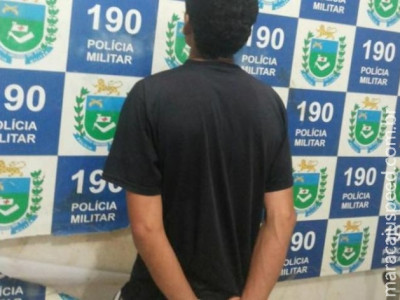 Jovem é agredida e ameaçada pelo primo por ser amiga de travesti