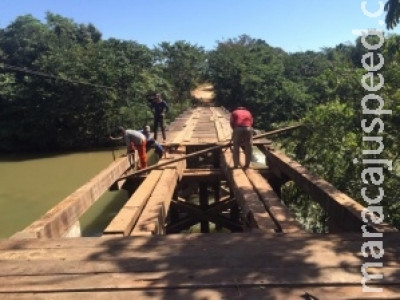Após recomendação do MPE, prefeitura e fazendeiros reformam ponte