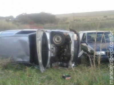 Carros caem nas margens da rodovia depois de acidente na MS-134