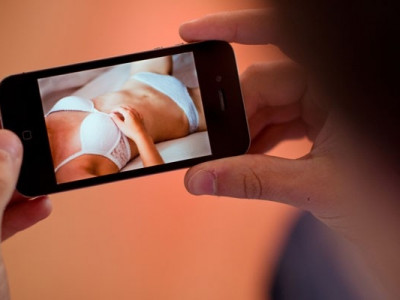 Casais que praticam "sexting" têm sexo melhor, mostra estudo