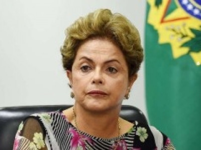 Dilma veta financiamento empresarial de campanhas eleitorais