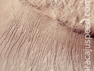 Existência de água em Marte aumenta chances de planeta suportar vida