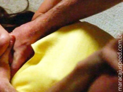 Colega de trabalho tenta estrangular funcionária de livraria 