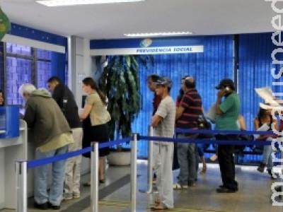 INSS retoma atendimentos mas peritos mantêm greve