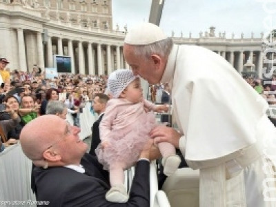 “Há um Deus que ama as crianças”, disse o papa na catequese