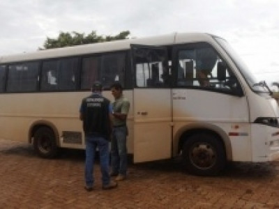 Fiscalização multa 13 veículos por irregularidades em rodovias de MS