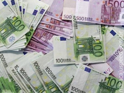 Para não deixar herança, idosa de 85 anos destrói quase 1 milhão de euros
