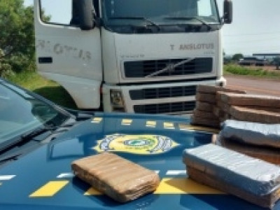 PRF prende caminhoneiro que ganharia carreta para levar 25 quilos de cocaína