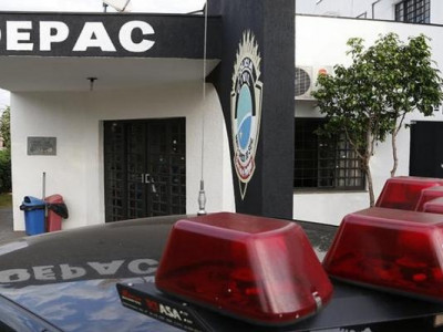 Boneca e chuveiro eram usados por traficantes para esconder cocaína