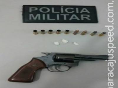 Foragido tenta matar homem em frente delegacia; diz que "é dedo-duro"
