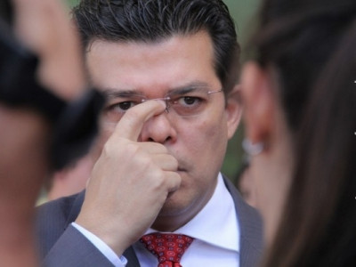 Desembargador nega pedidos de Olarte para retomar cargo e receber atrasados