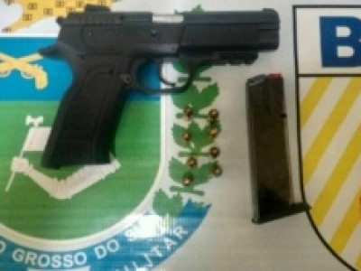 PM recupera dois veículos e prende homem com pistola 9mm