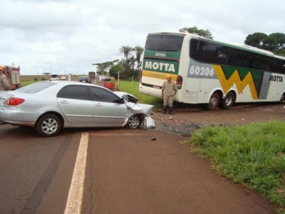 Carona morre em colisão com ônibus na MS-376