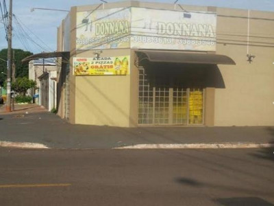 Assaltado há um mês, comerciante acerta dois tiros e prende "novo ladrão"