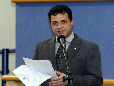 Vereador defende e diz que Bernal exonera "com critérios que achar melhor"