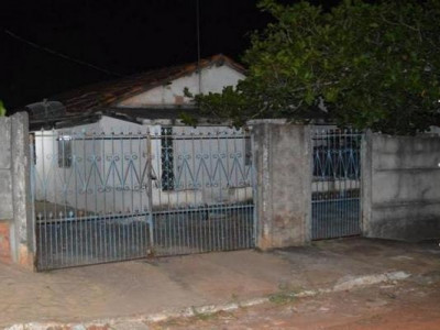 Família de menino que morreu afogado tem casa furtada enquanto esperava velório