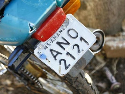 Polícia descobre grupo de WhatsApp usado para vender moto roubada