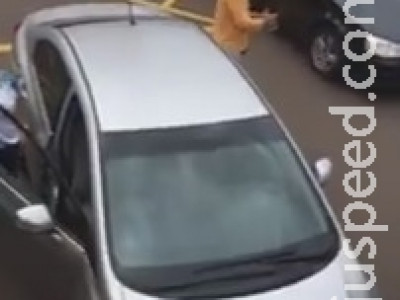 VÍDEO: Manifestantes brindam ações da PF com hino nacional na Afonso Pena