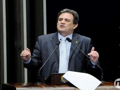 Moka evita comentar suposta delação, mas admite climão no Senado