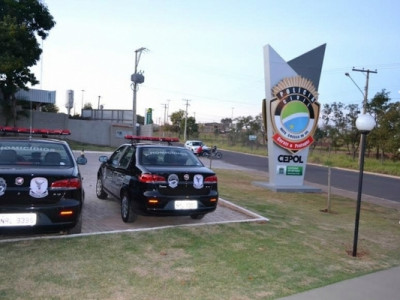Policiais Civis trabalham diariamente com três litros de combustível por viatura