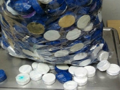 Peruano é preso em MS com 576 pastilhas de cocaína em bolsas