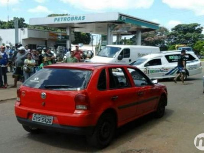 Dupla de pistoleiros em moto executa homem com 9 tiros de pistola