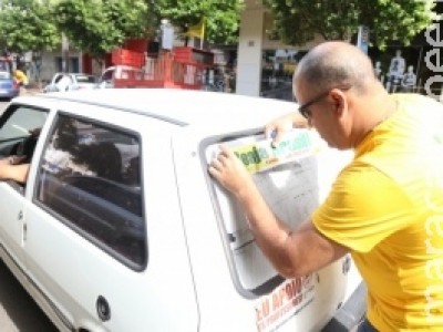 Protesto contra Dilma tem adesivagem e convite para evento do dia 13