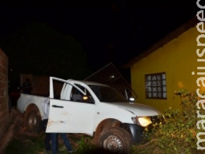 Condutor é executado com 15 tiros e veículo desgovernado invade casa