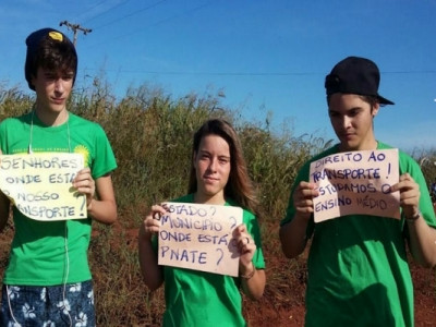 Indígenas e estudantes fecham acesso ao distrito de Panambi