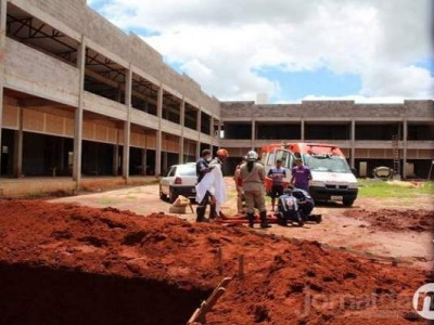 Trabalhador morre após 40 minutos soterrado quando escavava buraco