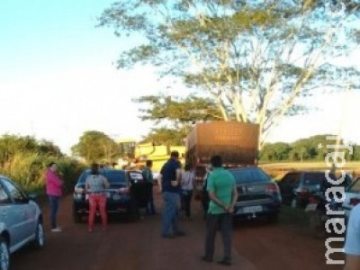 Produtores bloqueiam MS-470 como protesto por melhoria em estradas