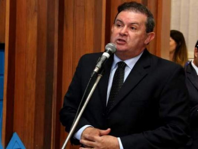 Líder do PMDB na Assembleia chama Nelsinho Trad de covarde